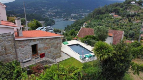 Casa da Lage - Gerês - Piscina privada - Vistas rio